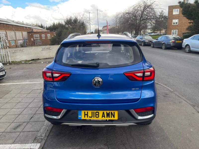 MG ZS
