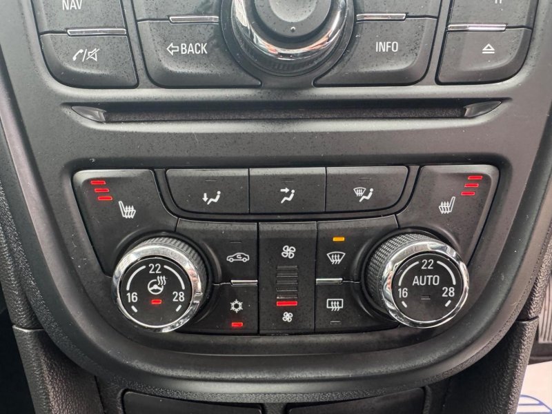 VAUXHALL MOKKA