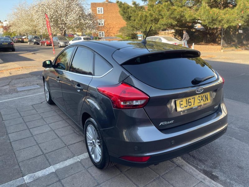 FORD FOCUS