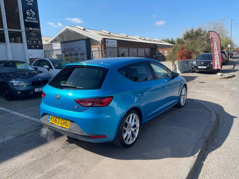 SEAT LEON