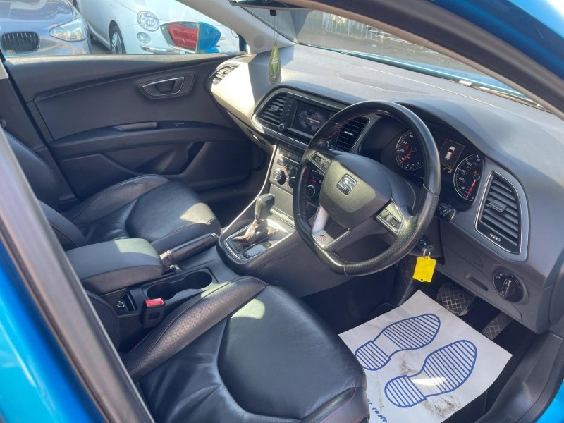 SEAT LEON