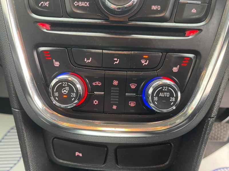 VAUXHALL MOKKA