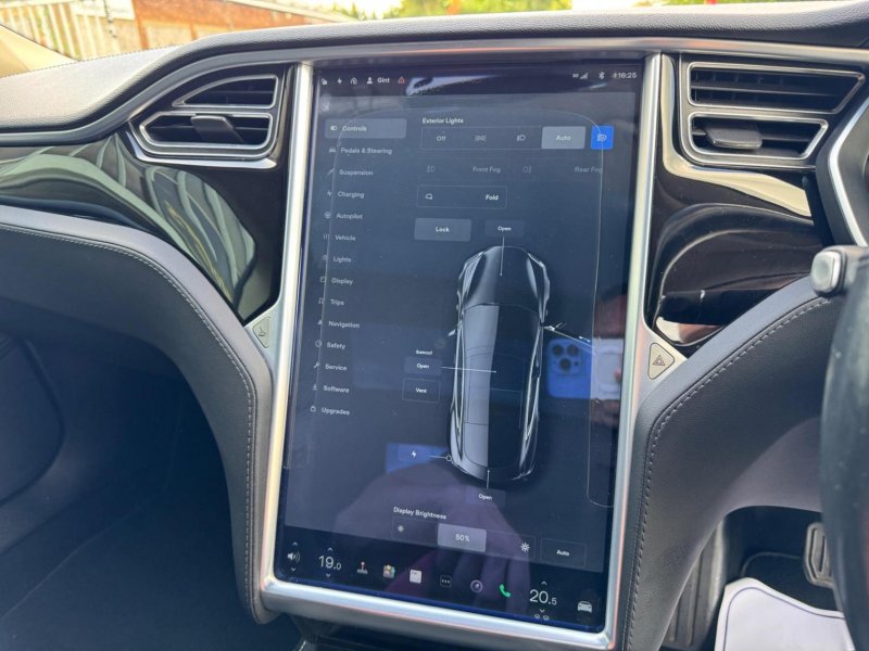 TESLA MODEL S