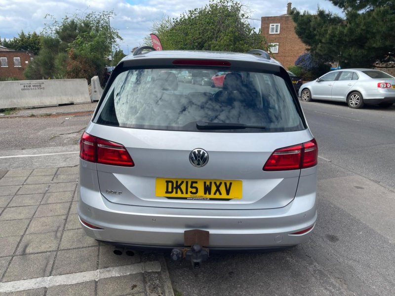 VOLKSWAGEN GOLF SV