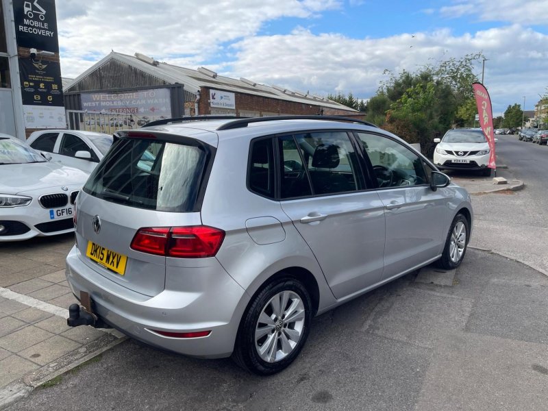 VOLKSWAGEN GOLF SV