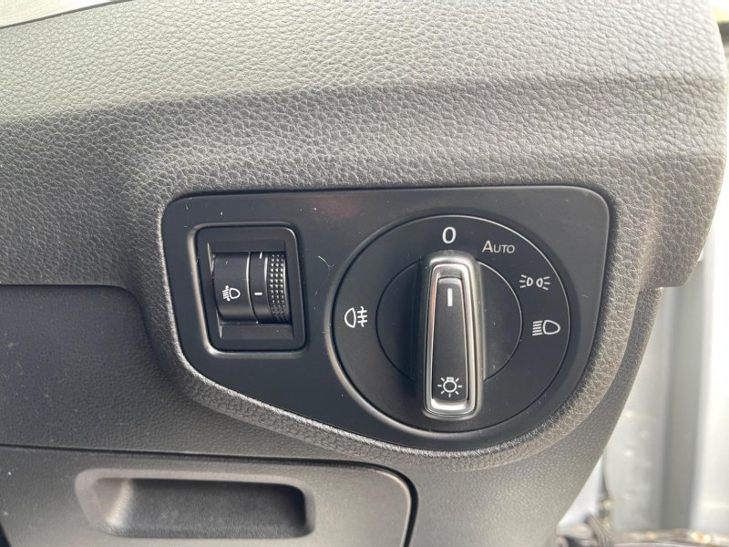 VOLKSWAGEN GOLF SV