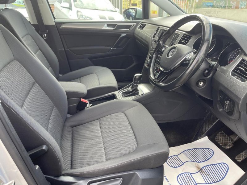 VOLKSWAGEN GOLF SV