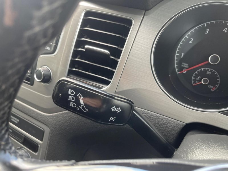VOLKSWAGEN GOLF SV