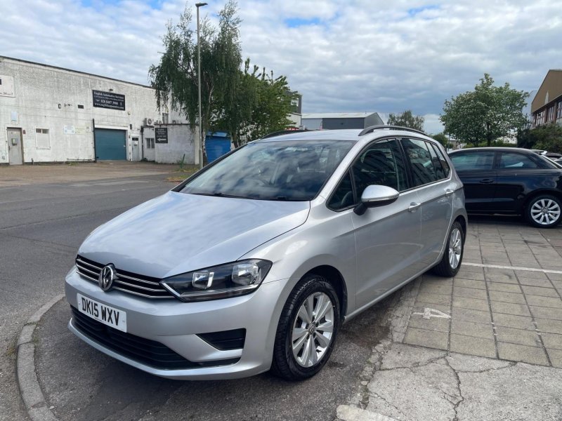 VOLKSWAGEN GOLF SV