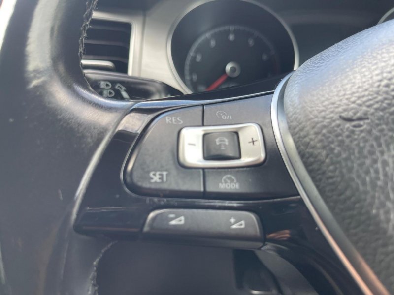 VOLKSWAGEN GOLF SV