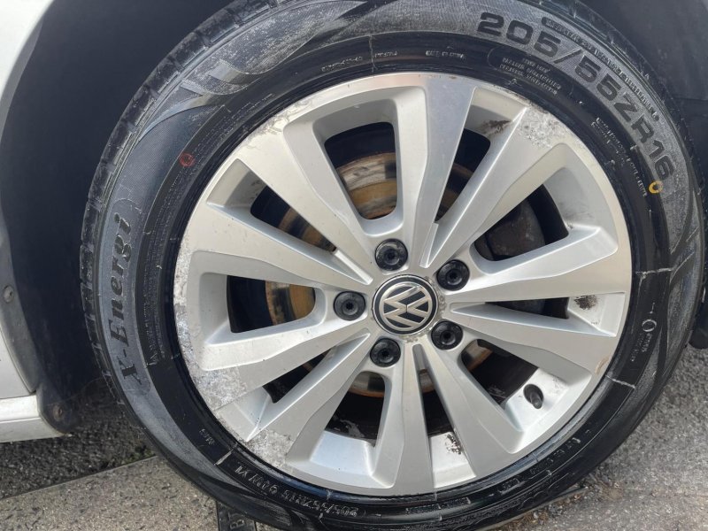 VOLKSWAGEN GOLF SV