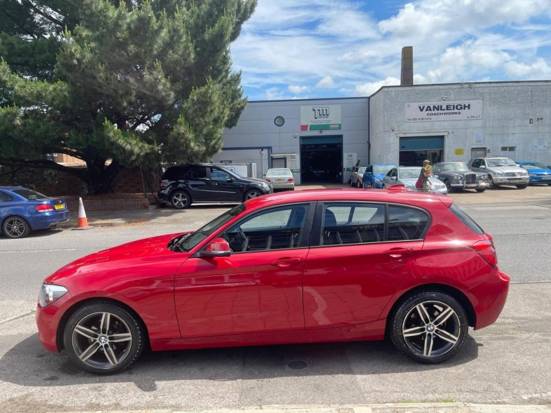 BMW 1 SERIES