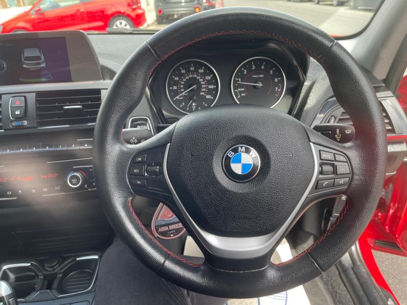 BMW 1 SERIES