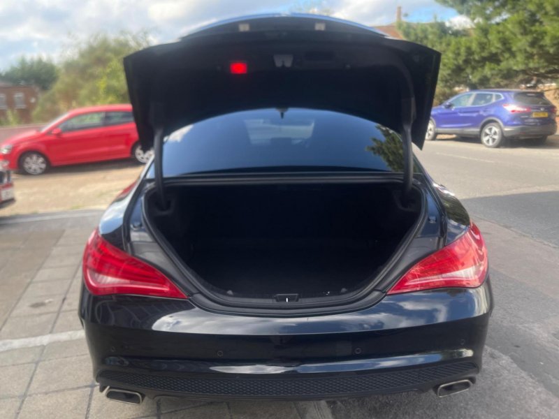MERCEDES-BENZ CLA